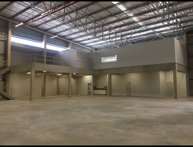 1,603M² WAREHOUSE TO LET IN MOUNT EDGECOMBE